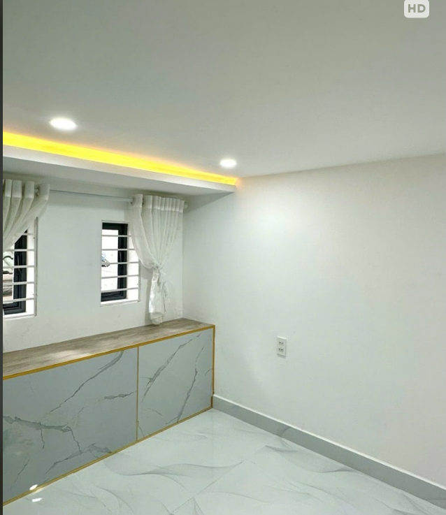 Giảm 200 triệu - còn 3 tỷ , Nhà mới tại Cách Mạng Tháng 8 - Quận 10 , sát mặt tiền , Hẻm thông - Tặng full nội thất